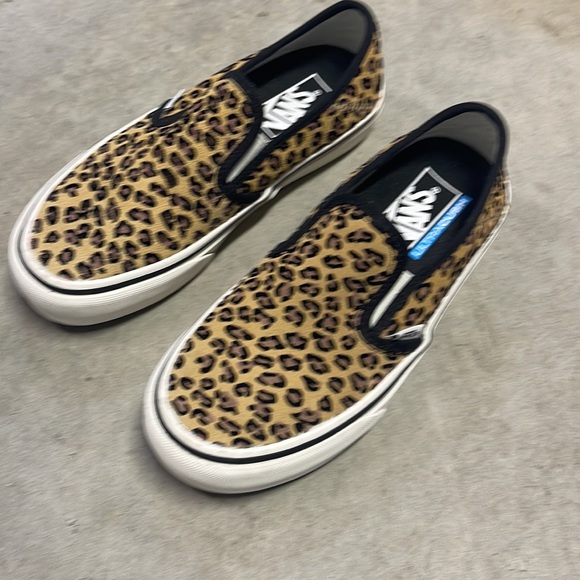 Vans brand new Leopard Suede - Picture 2 of 3